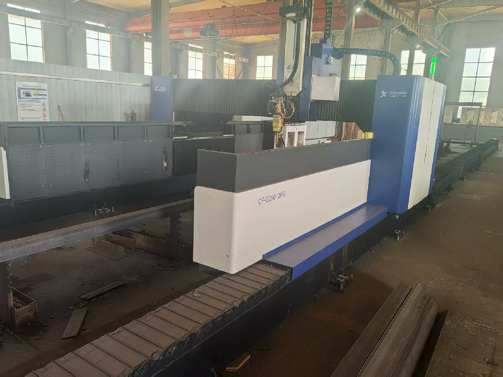 新設備-激光切割H型鋼機器人